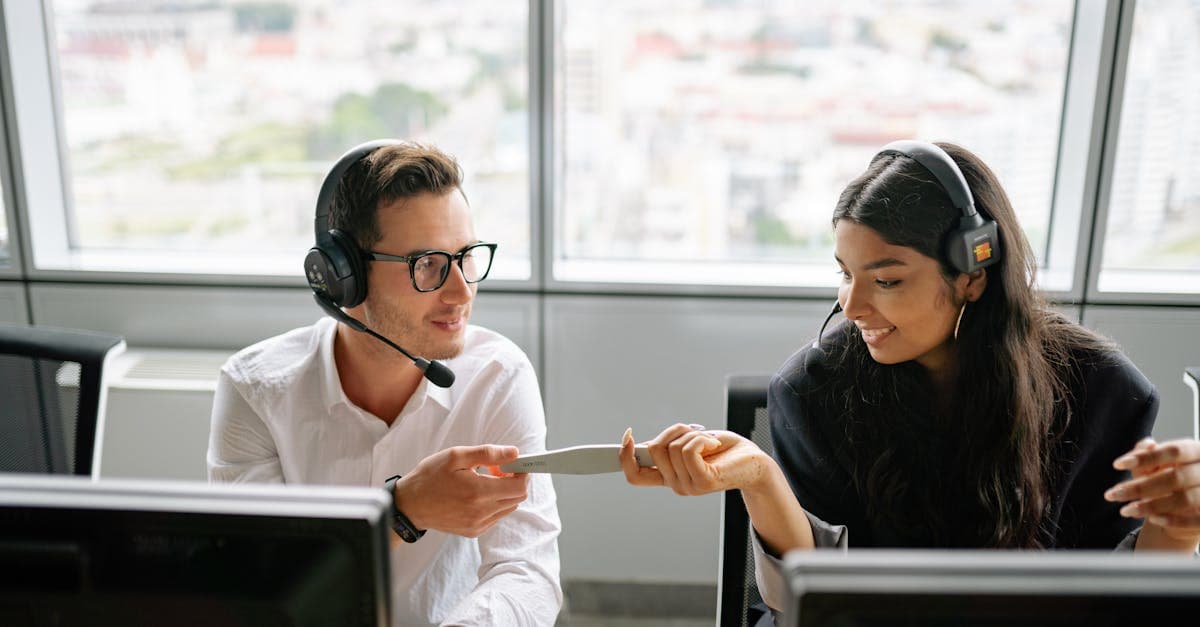 Estate agency website with live chat helping a property seeker book a viewing