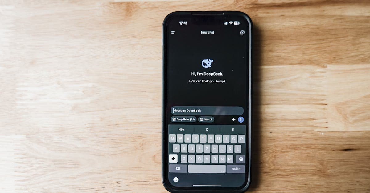 Live chat widget displaying messages in multiple languages